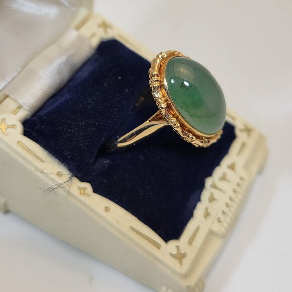 Vintage Beautiful 14K & Oval Bezel Set Cabochon Green Jade Ring Hallmarked - Picture 3 of 8